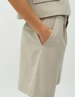 mbym Guri-M Shorts - Sand beige Online