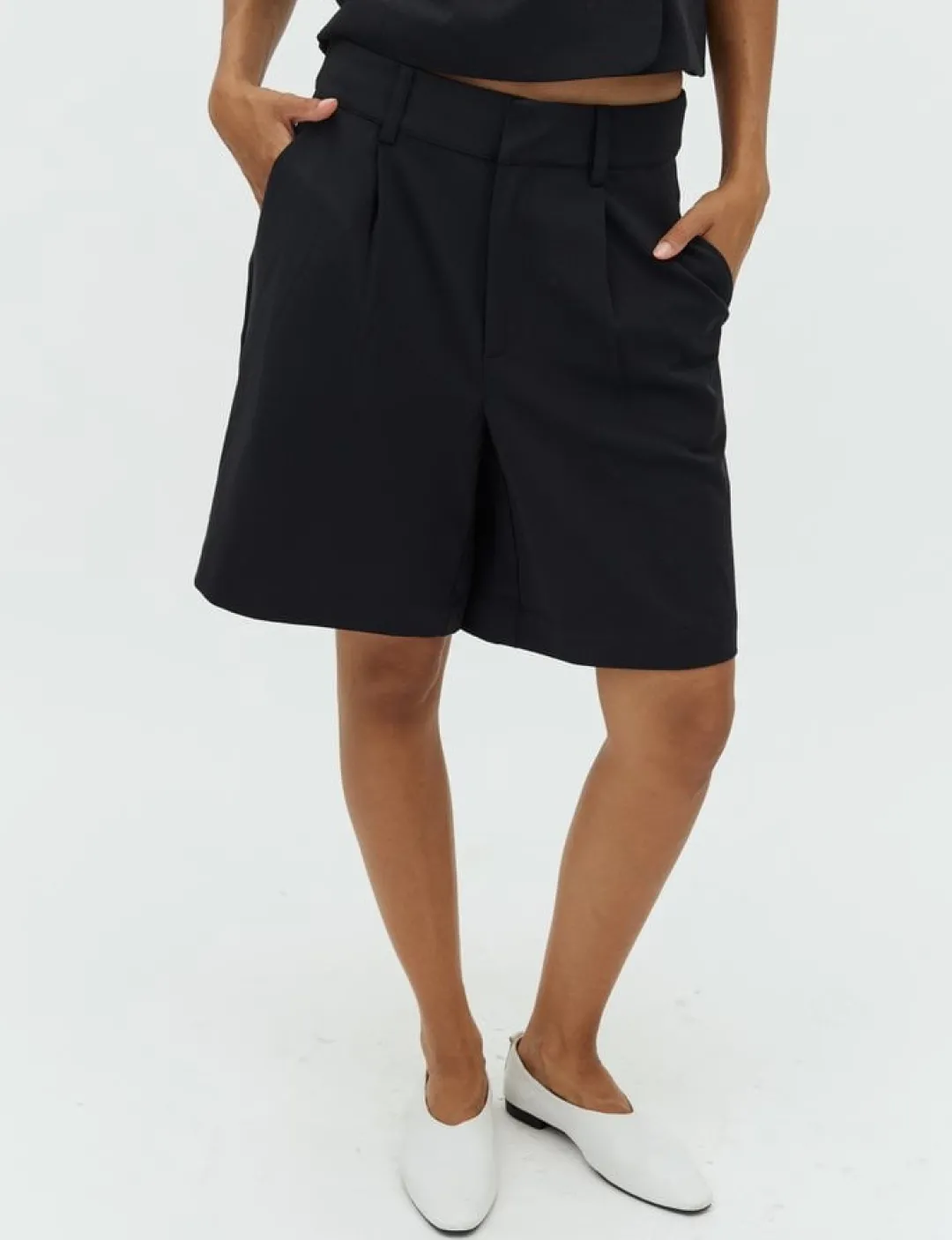 mbym Guri-M Shorts - Sort black Sale