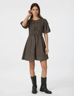 neo noir Auda Check Smock Kjole - ternet Outlet